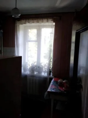 Продам 3-комн квартиру в районе Петровского просп.