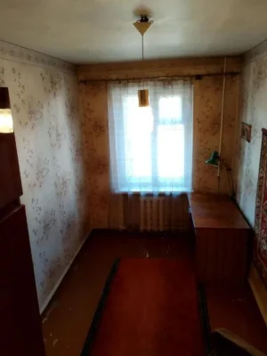 Продам 3-комн квартиру в районе Петровского просп.