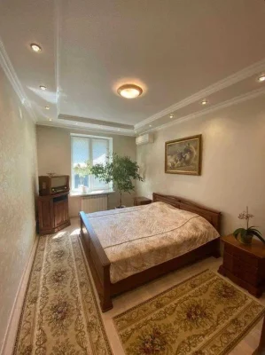 Продам 2-комн квартиру в районе Карла Маркса просп.