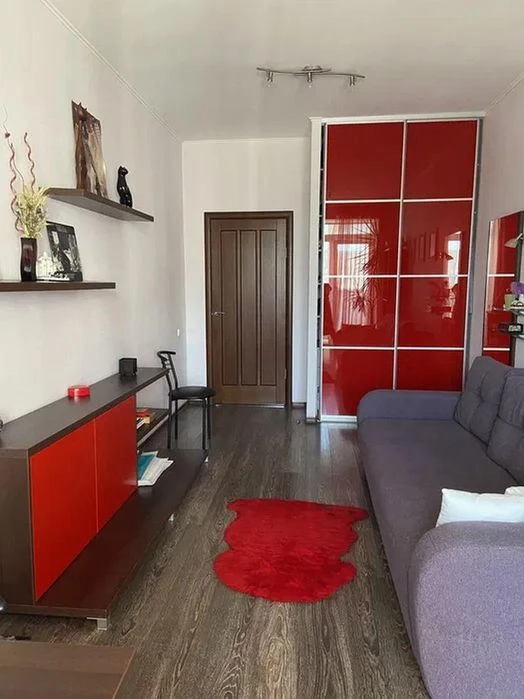 Продам 3-комн квартиру в районе Суворова ул.