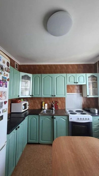 Продам 2к квартиру Тополь 3
