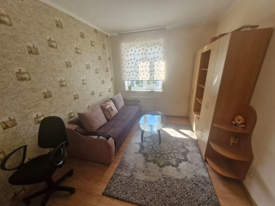 Простора 3х кімнатна квартира + кладовка  каскад