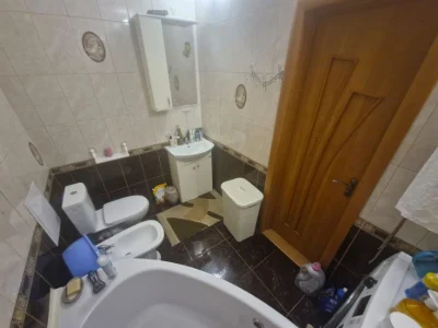 Простора 3х кімнатна квартира + кладовка  каскад
