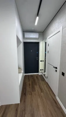 Продаж 1 км квартири з ремонтом поруч з озером