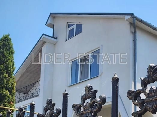 Продаж великого будинку в передмісті Ужгорода