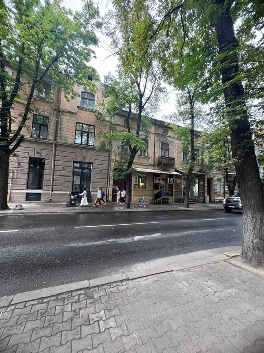 3 кімнатна квартира в самому центрі міста