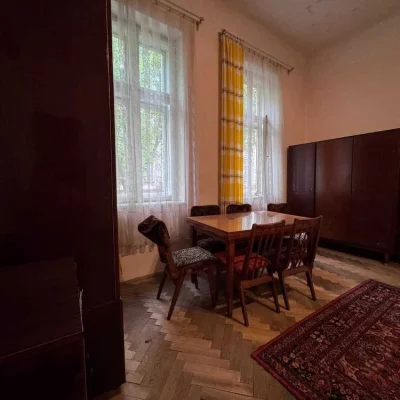 3 кімнатна квартира в самому центрі міста