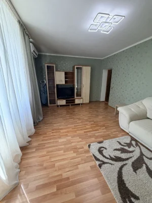 Здаю 1 кімнатну квартиру бул. Руденка. Ліфт працює завжди