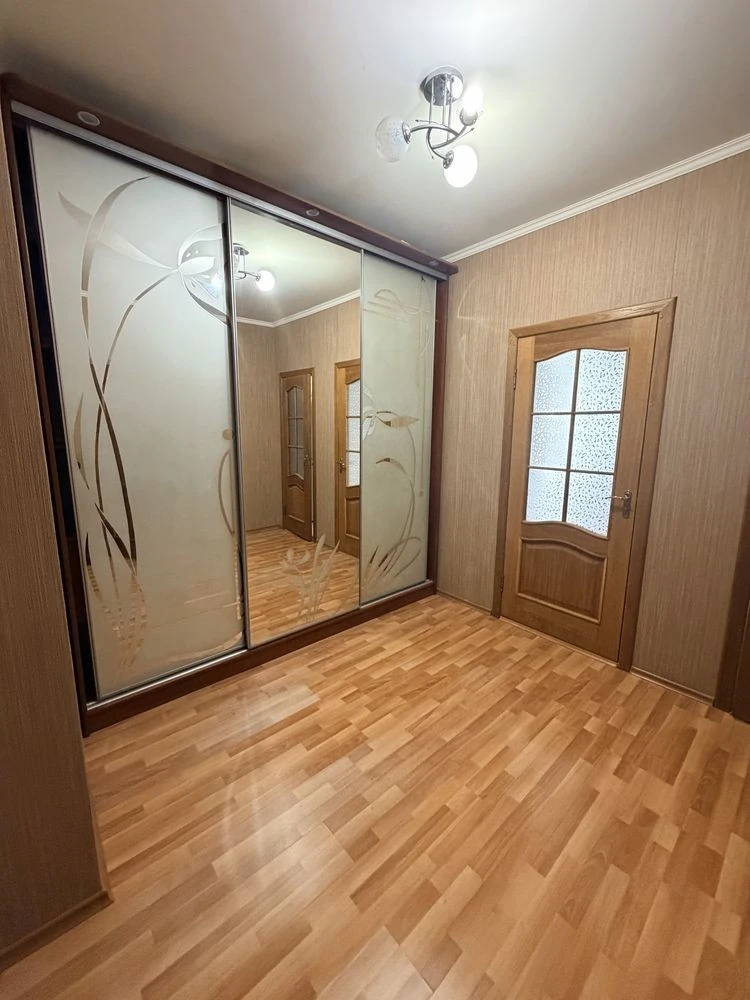 Здаю 1 кімнатну квартиру бул. Руденка. Ліфт працює завжди