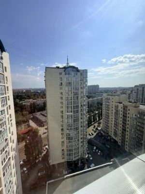 Здаю 1 кімнатну квартиру бул. Руденка. Ліфт працює завжди