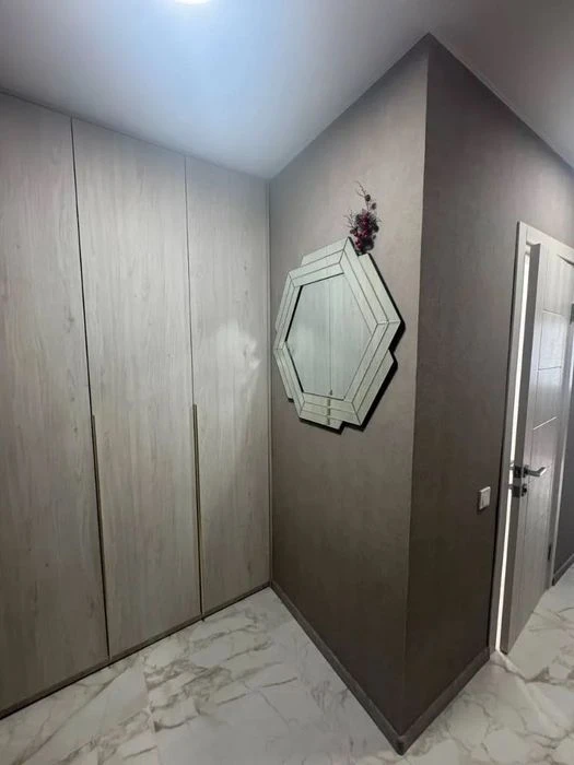 Продам 1-к квартиру пр. Богдана Хмельницкого