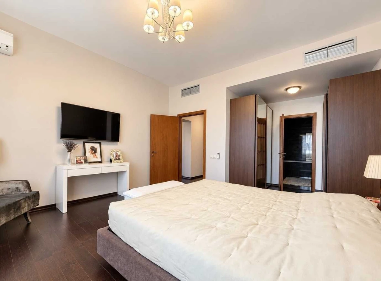 ОРЕНДА Без% | Дизайнерська 3к квартира 176 м² | Центр Києва