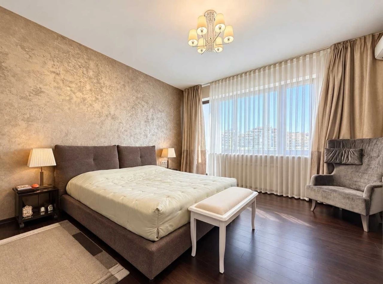 ОРЕНДА Без% | Дизайнерська 3к квартира 176 м² | Центр Києва