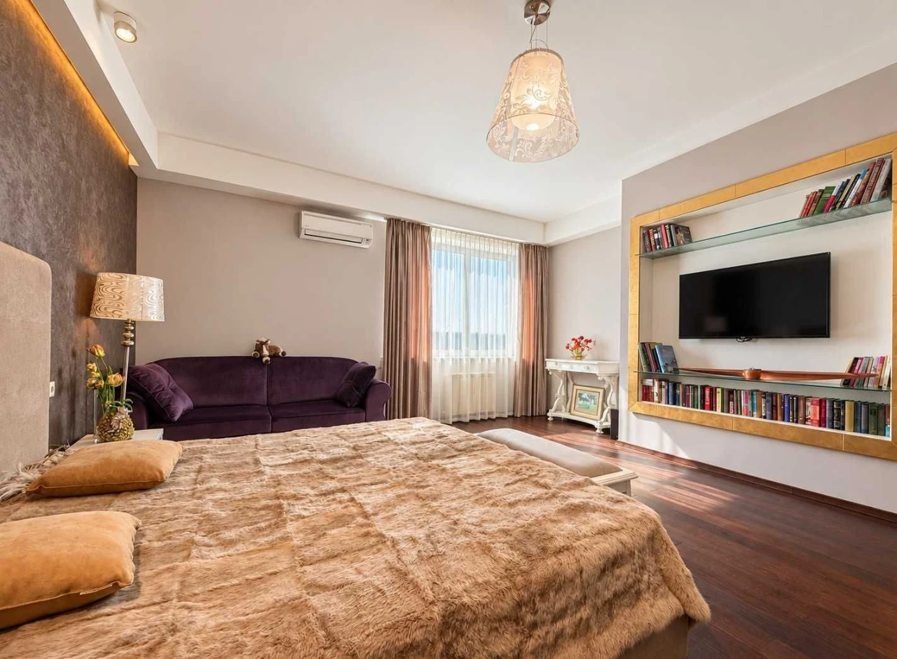 ОРЕНДА Без% | Дизайнерська 3к квартира 176 м² | Центр Києва