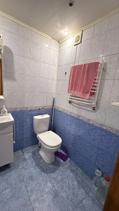 Продаж 3-х кімнатної квартири 70 м² вул. РІВНА, 28