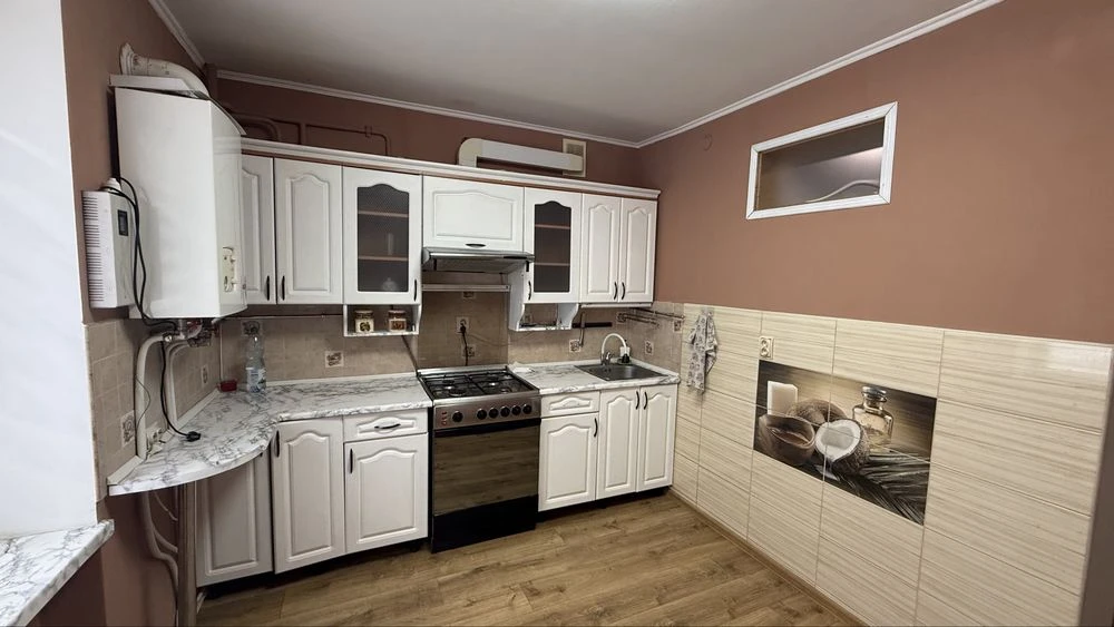 Продаж 3-х кімнатної квартири 70 м² вул. РІВНА, 28