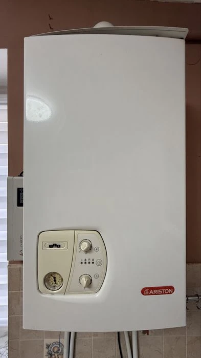 Продаж 3-х кімнатної квартири 70 м² вул. РІВНА, 28