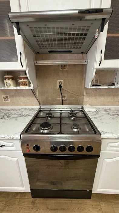 Продаж 3-х кімнатної квартири 70 м² вул. РІВНА, 28