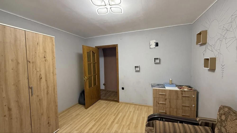 Продаж 3-х кімнатної квартири 70 м² вул. РІВНА, 28