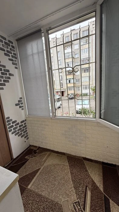 Продаж 3-х кімнатної квартири 70 м² вул. РІВНА, 28