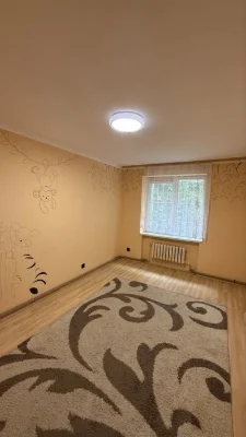 Продаж 3-х кімнатної квартири 70 м² вул. РІВНА, 28
