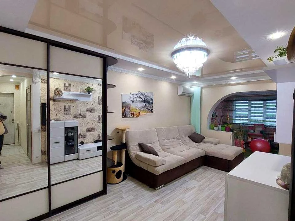 Apartment. Kharkiv, Svitla St.