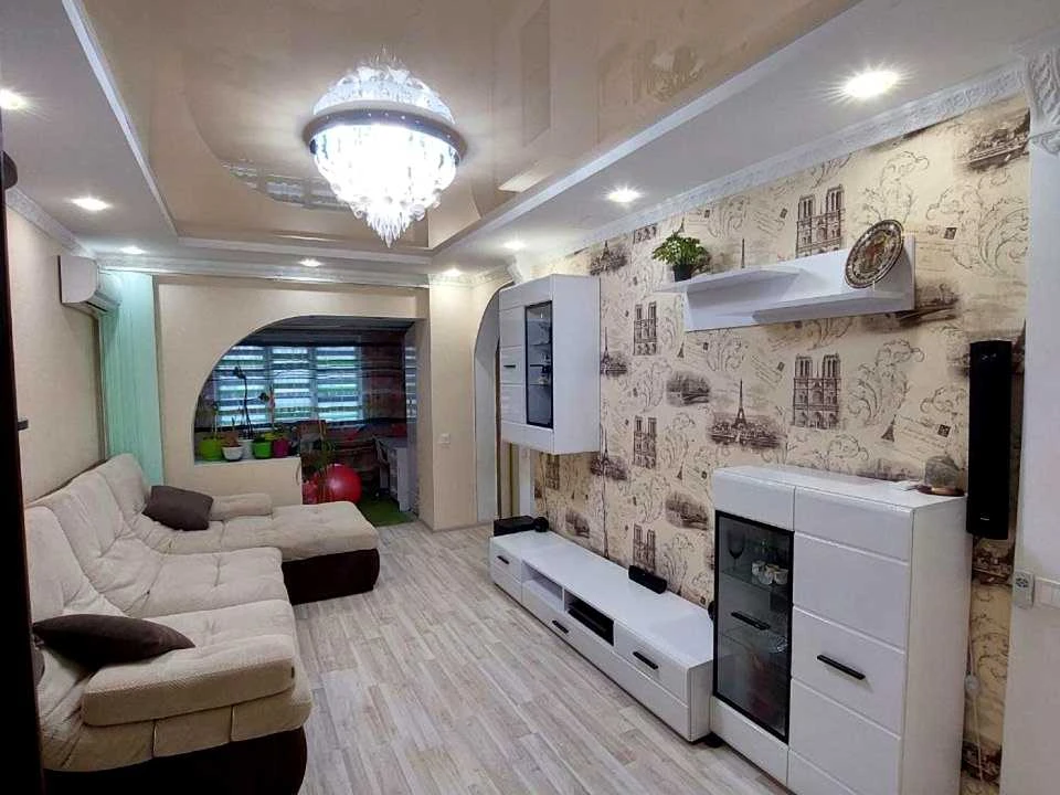 Apartment. Kharkiv, Svitla St.
