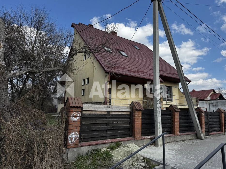 Продаж будинку по вул. Сеньковича  у приватному секторі