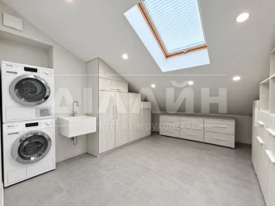 Продаж дворівневої квартири 240 м² у ЖК «Ренесанс» із чотирм