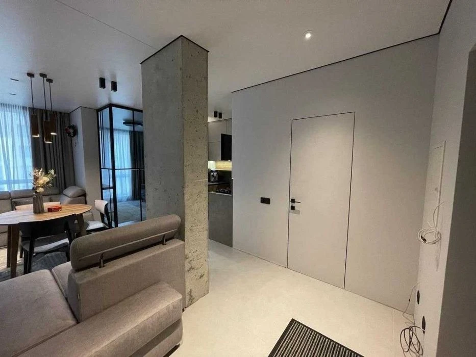 Продається 2-х кімнатна квартира з master-bedroom ЖК Паркова
