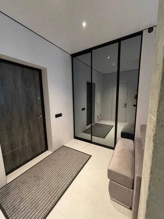 Продається 2-х кімнатна квартира з master-bedroom ЖК Паркова