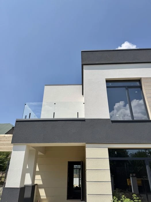 Продаж сучасного дуплекса з БАСЕЙНОМ на даху по вул. Марморо