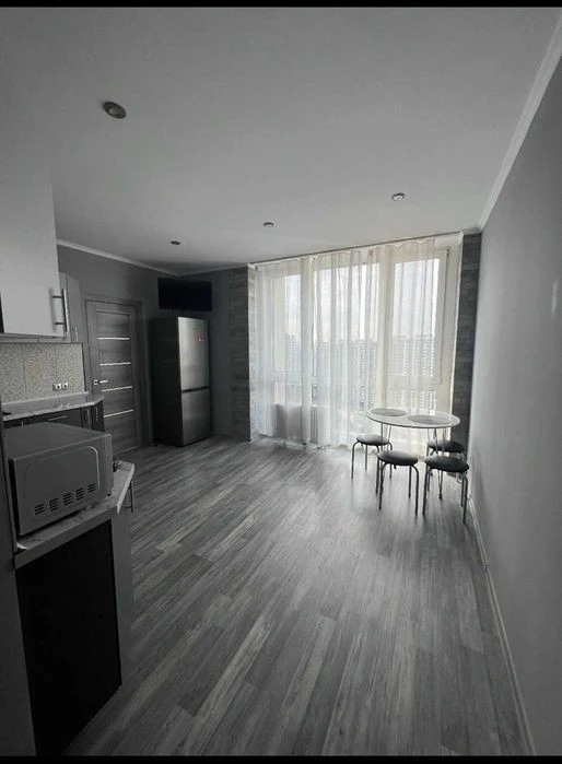 1-room apartment 38m2 in the residential complex Slavutych, metro Slavutych, 1 min. from Poznyaki Os