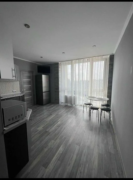 1-room apartment 38m2 in the residential complex Slavutych, metro Slavutych, 1 min. from Poznyaki Os