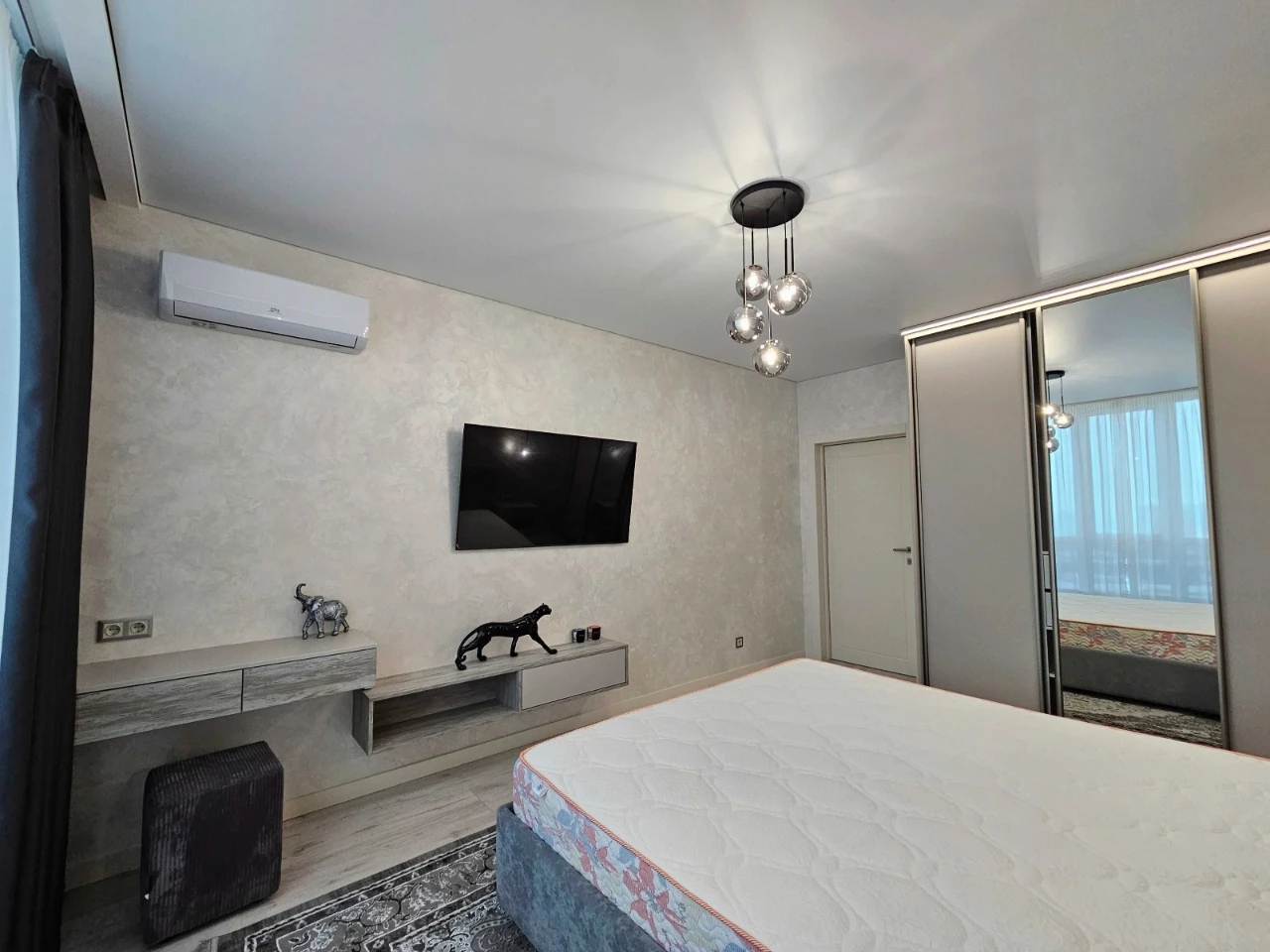 Оренда двокімнатної квартири studio 50m2 ЖК Багговутівський