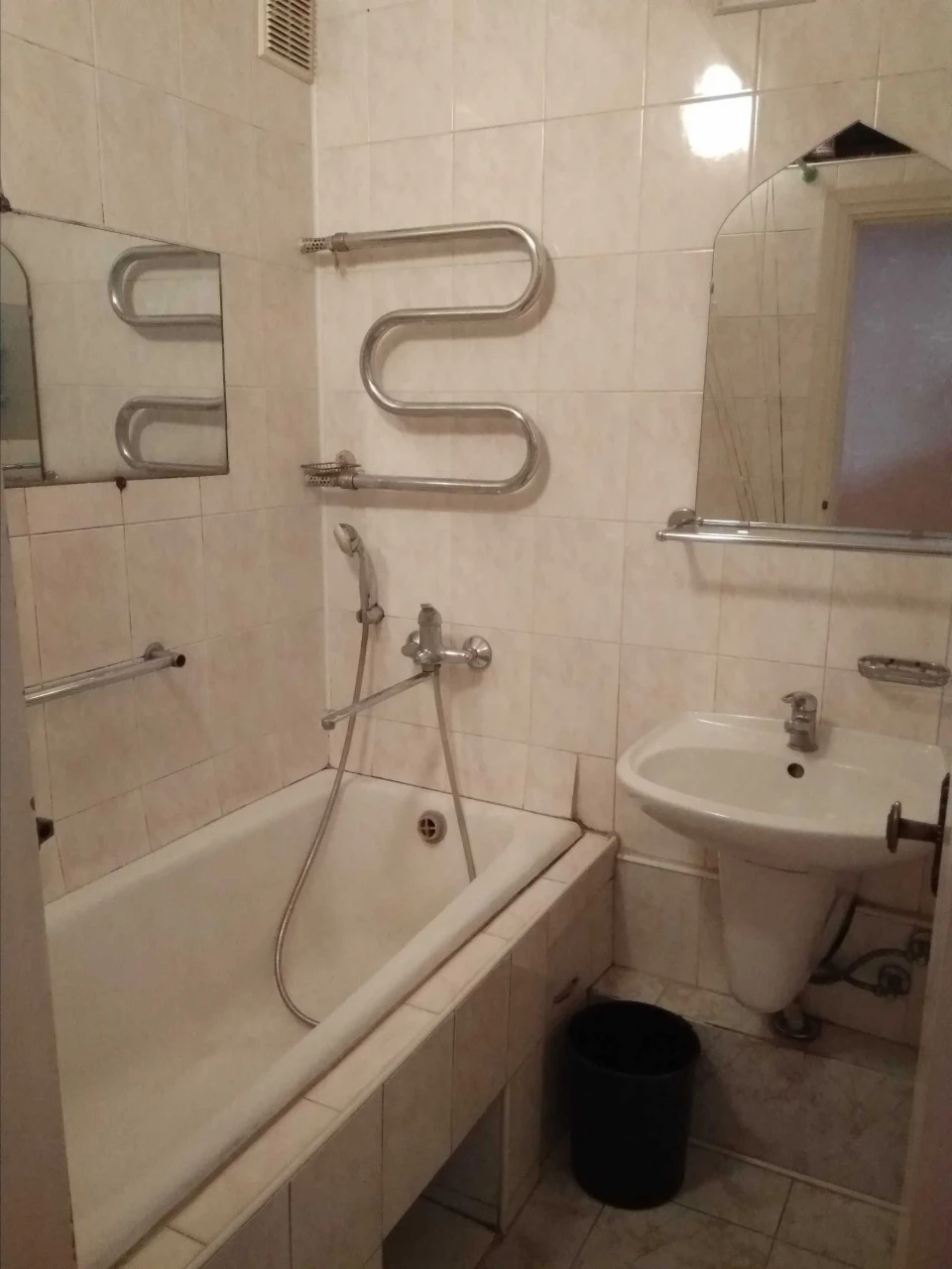 Пропоную 3-х. кімнатну квартиру в центрі, на Галицькій площі