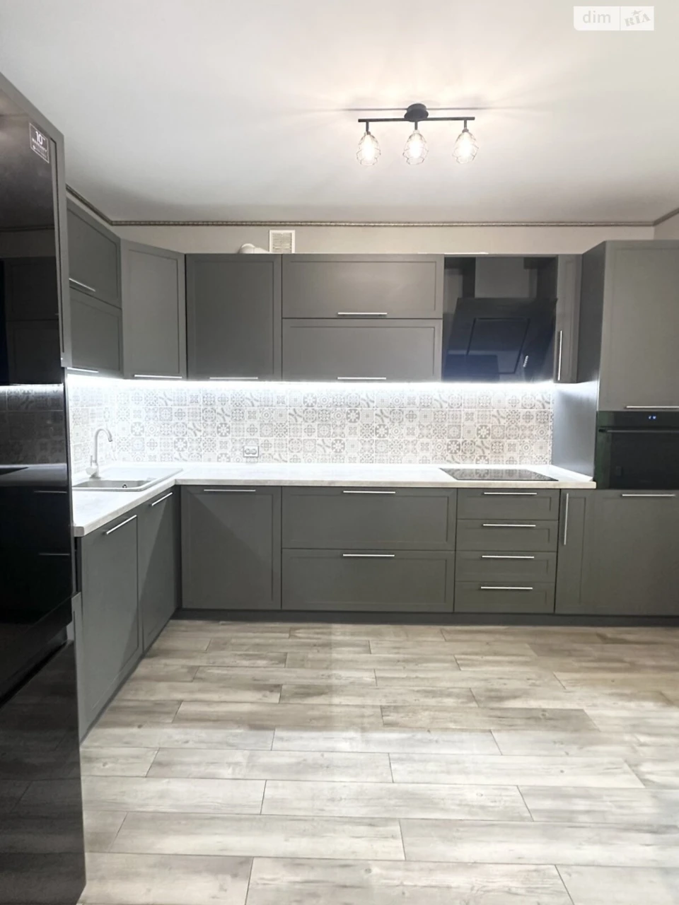 Продаж Квартира Дніпровський