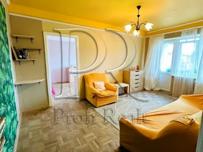 Квартира. Київ, Чорних Запорожців вул. (Петра Запорожця)