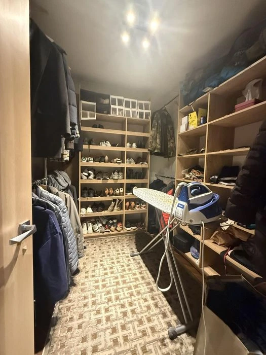 Продається 4 кімн. Будинок Червениця  Газ 10 сот.