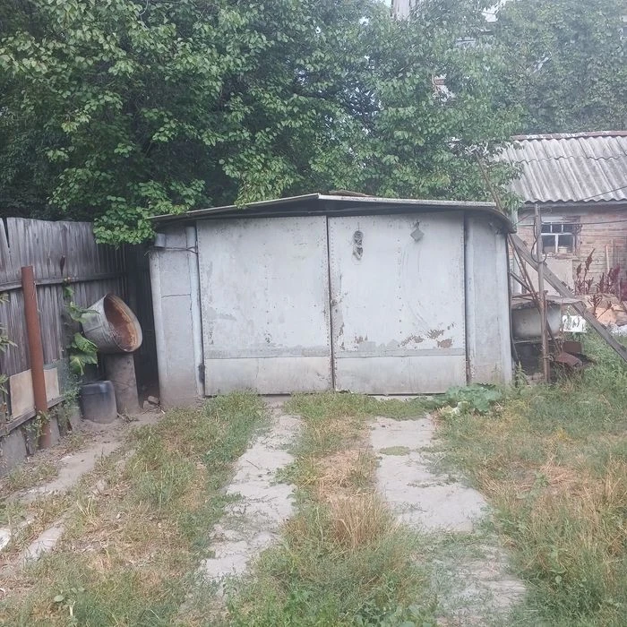 Продається частина будинку в центрі міста