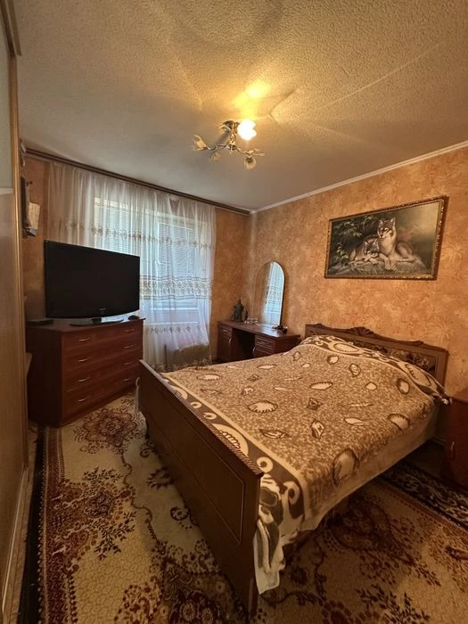 Продам 2х этажный каменный  дом 1982 г.п., со всеми удобства