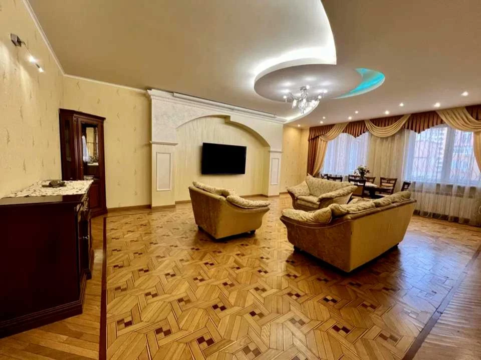 Квартира. Київ, Павлівська вул.