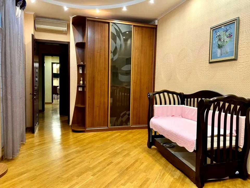 Квартира. Київ, Павлівська вул.