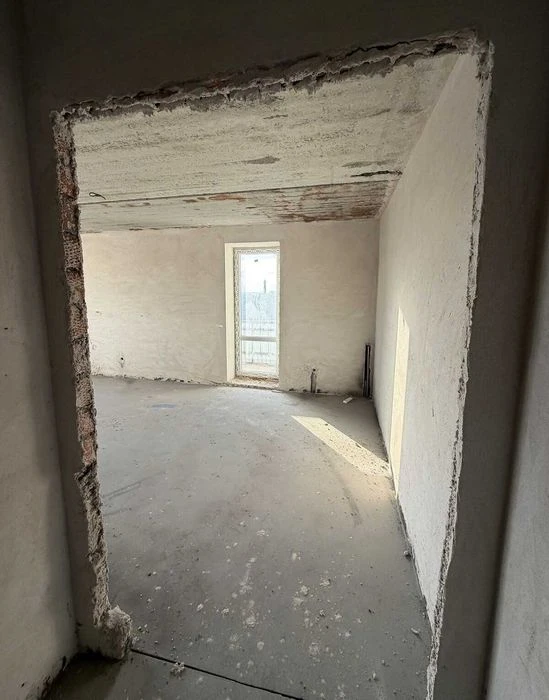 43042  Продаж 2  - кімнатної квартири, Виставка,