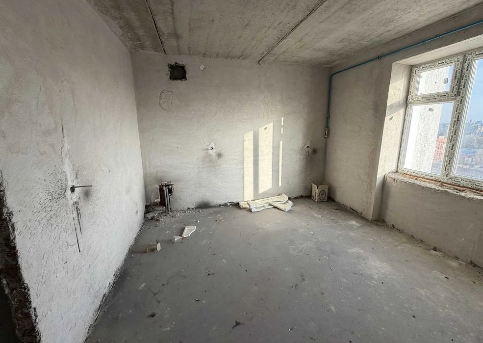 43042  Продаж 2  - кімнатної квартири, Виставка,