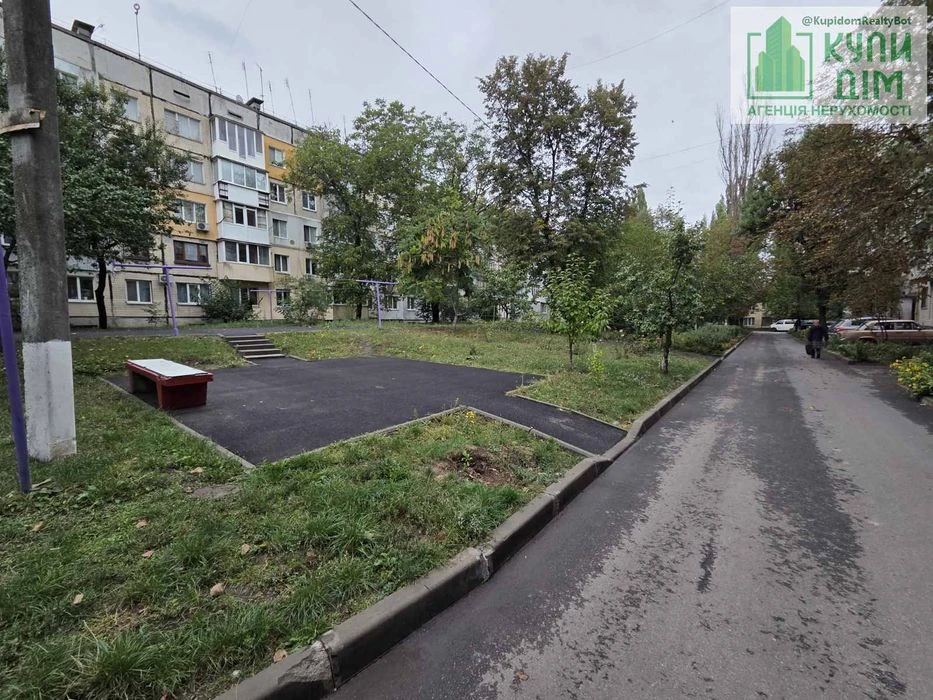 ПРОДАЖ 2-КІМНАТНОЇ КВАРТИРИ В ЦЕНТРІ СЕЛИЩА НОВОГО