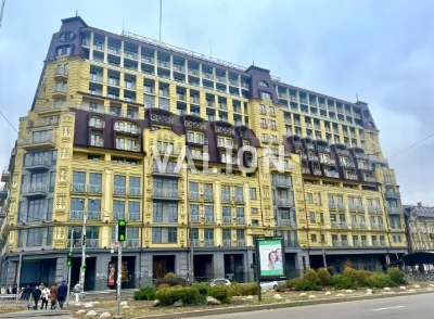 Продам 3-кімнатну квартиру з ремонтом на Подолі, вул.Нижній