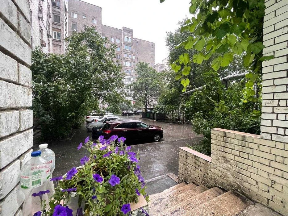 Продам 3к квартиру центр Ливарна 17