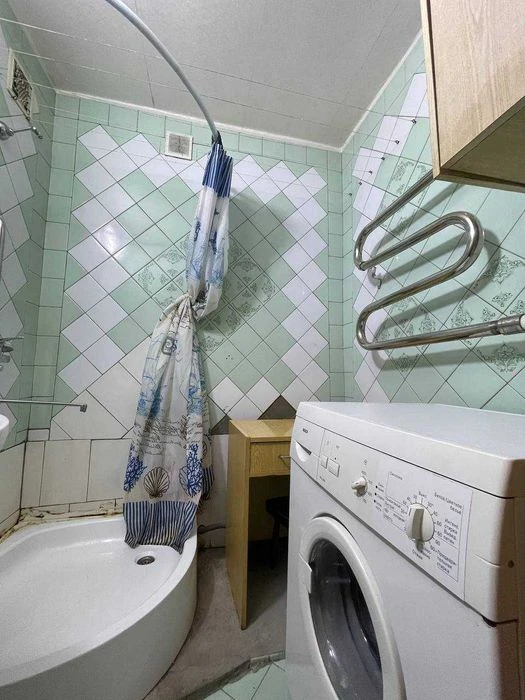 Продам 3к квартиру центр Ливарна 17