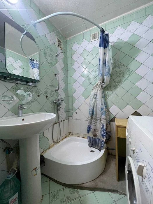 Продам 3к квартиру центр Ливарна 17